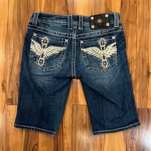Miss Me size 28 Bermuda blue Jean shorts